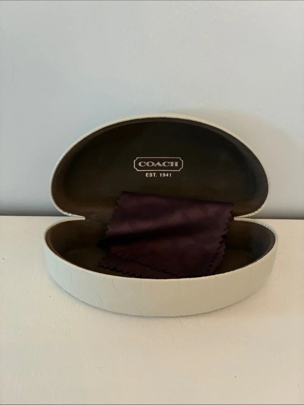 Coach Cream Eyewear Case with brown Cleaning Cloth